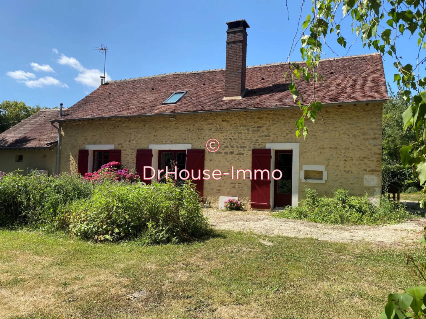 Maison 4 pièces de 160 m² - Leugny (89130)