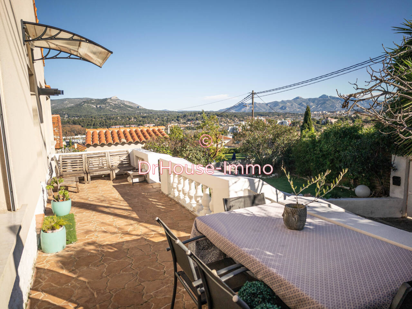 Maison 3 pièces de 100 m² - Marseille (13011)