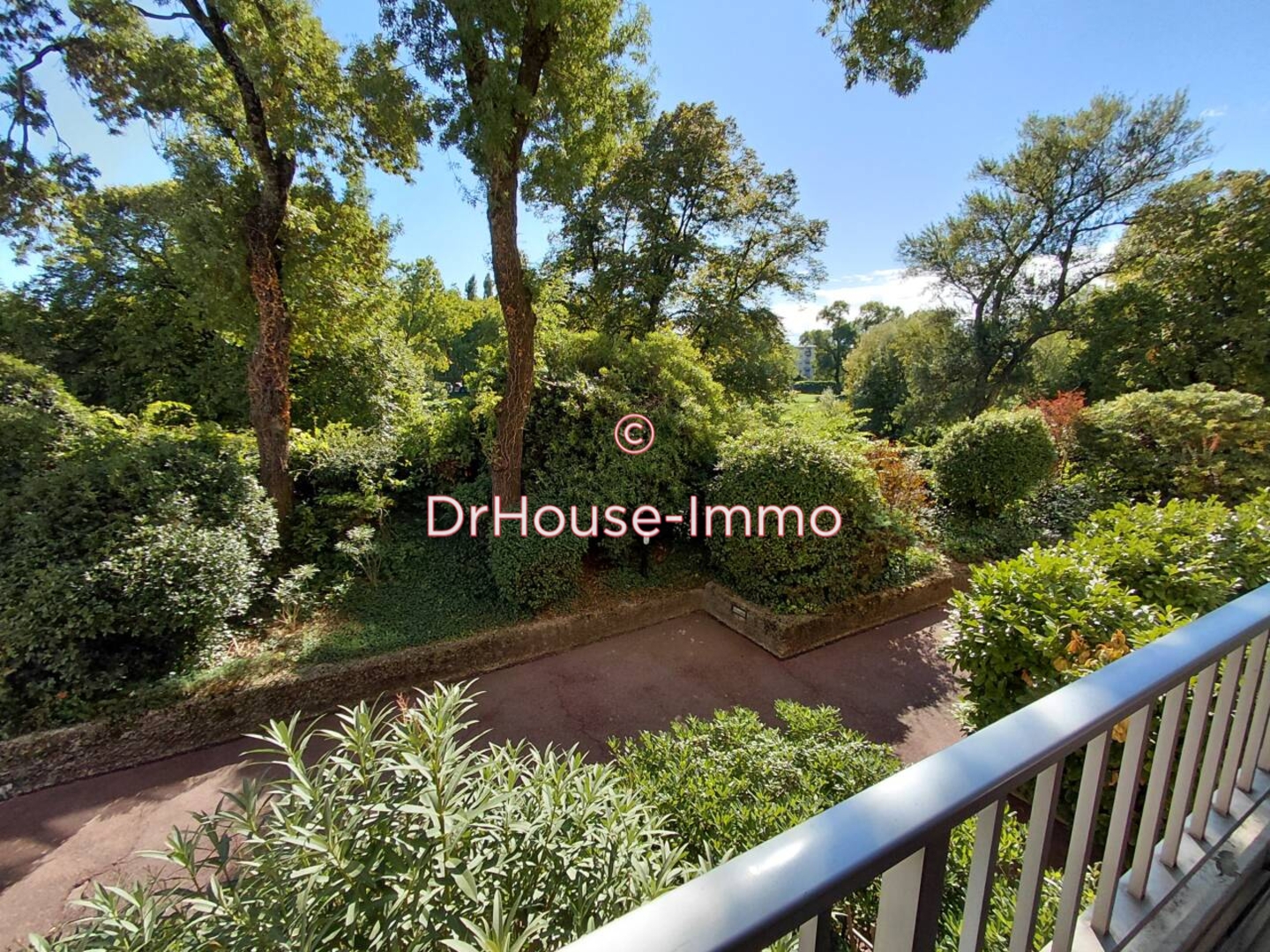 Appartement 5 pièces de 92 m² - Montélimar (26200)