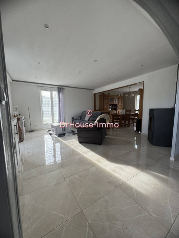 Maison 7 pièces de 137 m² - Nanteuil-lès-Meaux (77100)