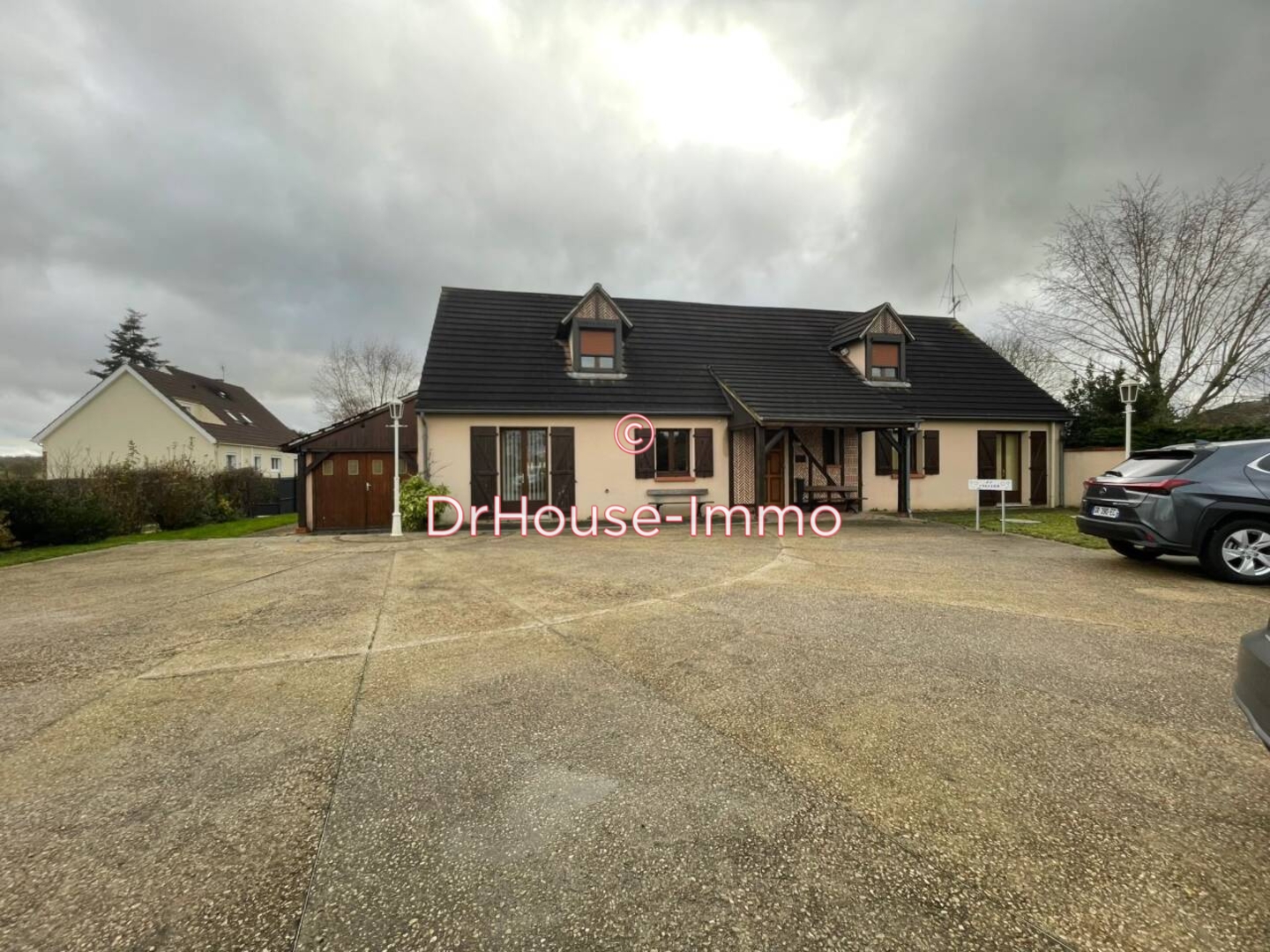Maison 6 pièces de 205 m² - Châtillon-Coligny (45230)