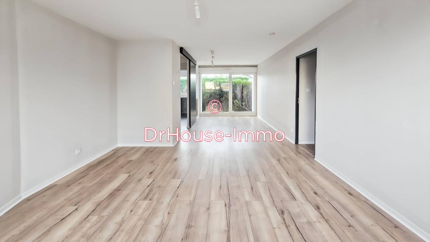 Appartement 6 pièces de 96 m² - Chevigny-Saint-Sauveur (21800)