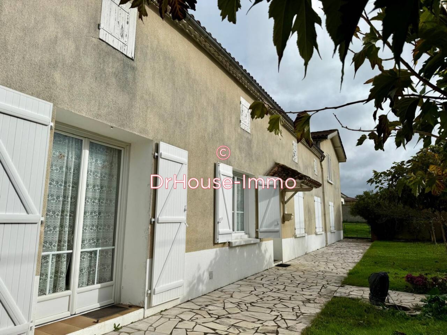 Maison 7 pièces de 190 m² - Gironde-sur-Dropt (33190)