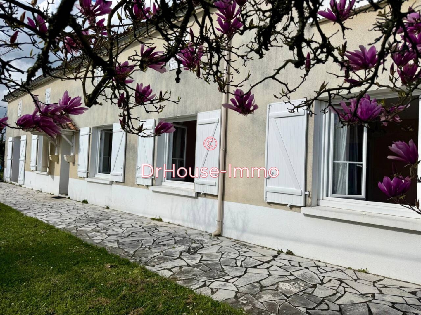 Maison 7 pièces de 190 m² - Gironde-sur-Dropt (33190)