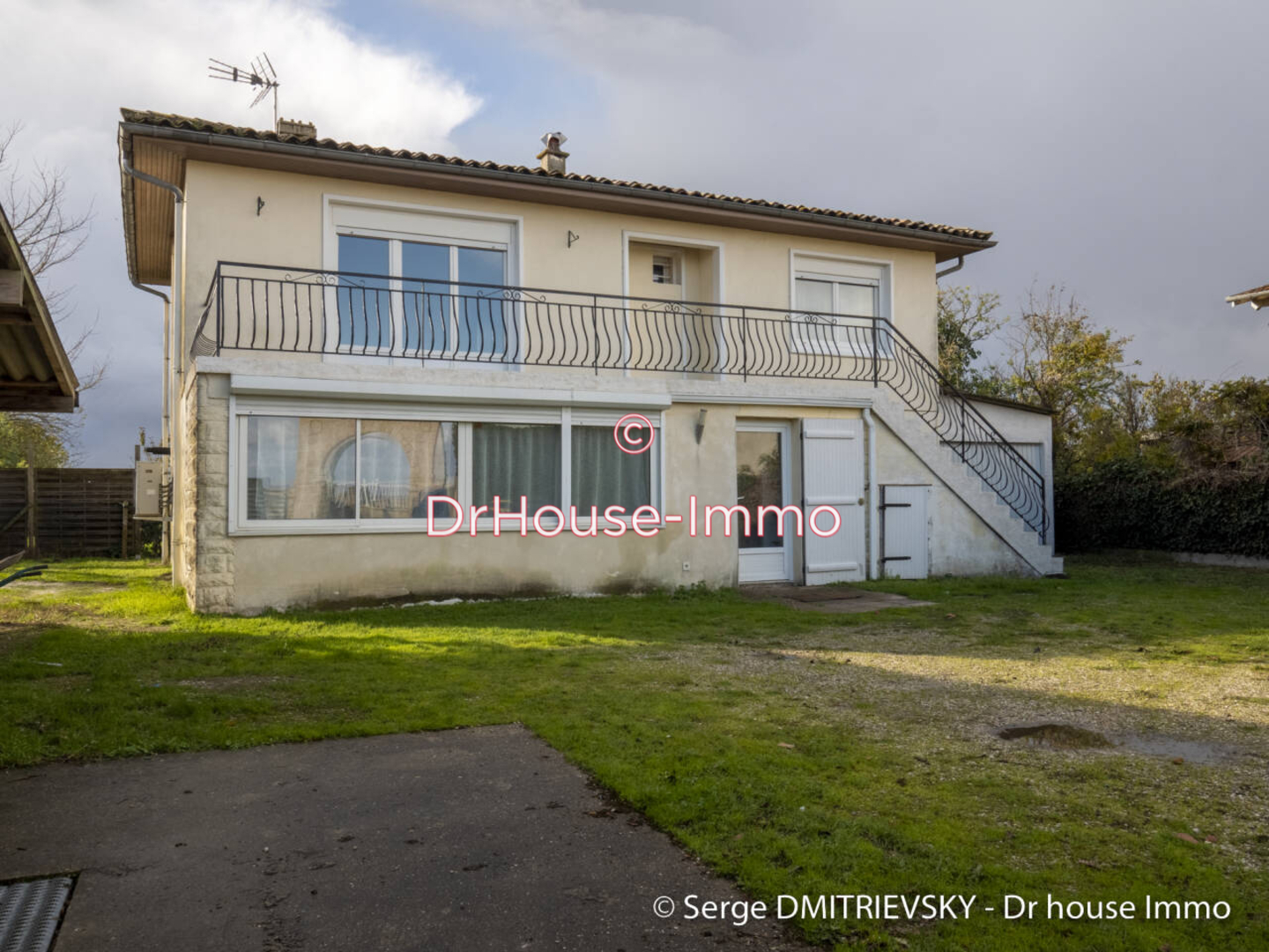 Maison 5 pièces de 126 m² - Saint-Julien-Beychevelle (33250)