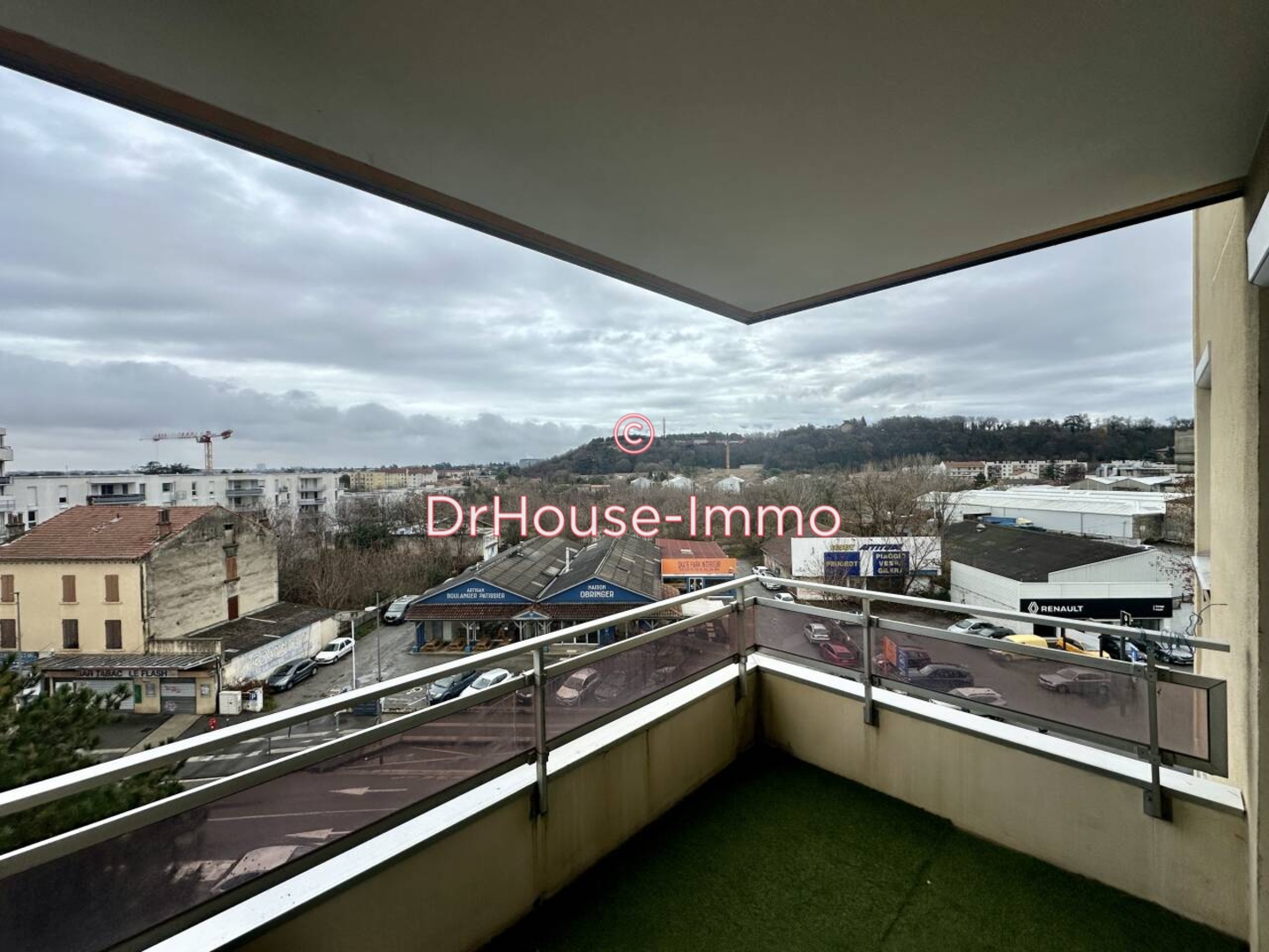 Appartement 2 pièces de 49 m² - Valence (26000)