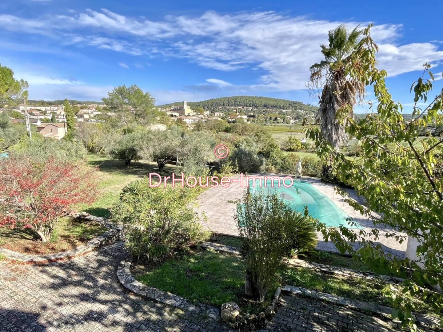 Maison 6 pièces de 136 m² - Lorgues (83510)