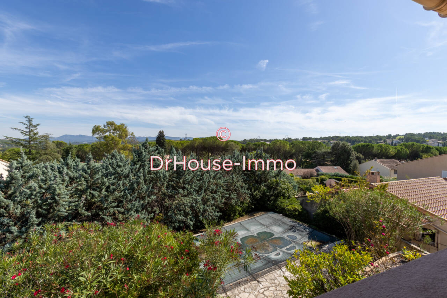 Maison 7 pièces de 158 m² - Cabriès (13480)