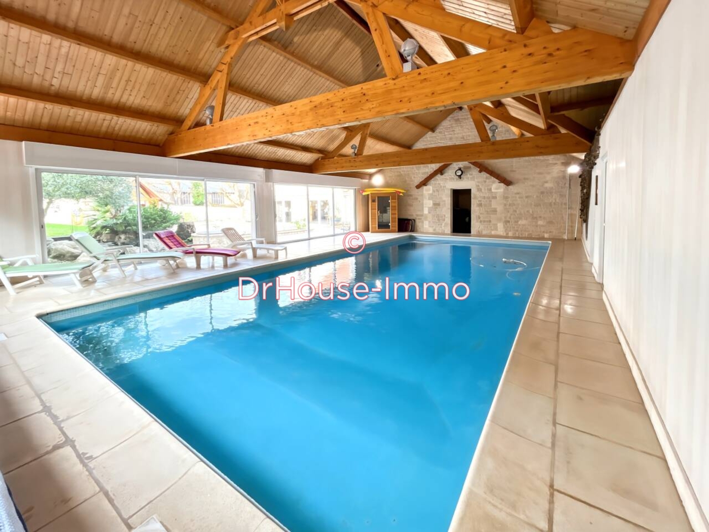 Maison 6 pièces de 199 m² - Falaise (14700)