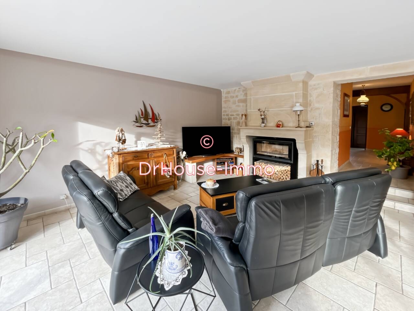 Maison 6 pièces de 199 m² - Falaise (14700)