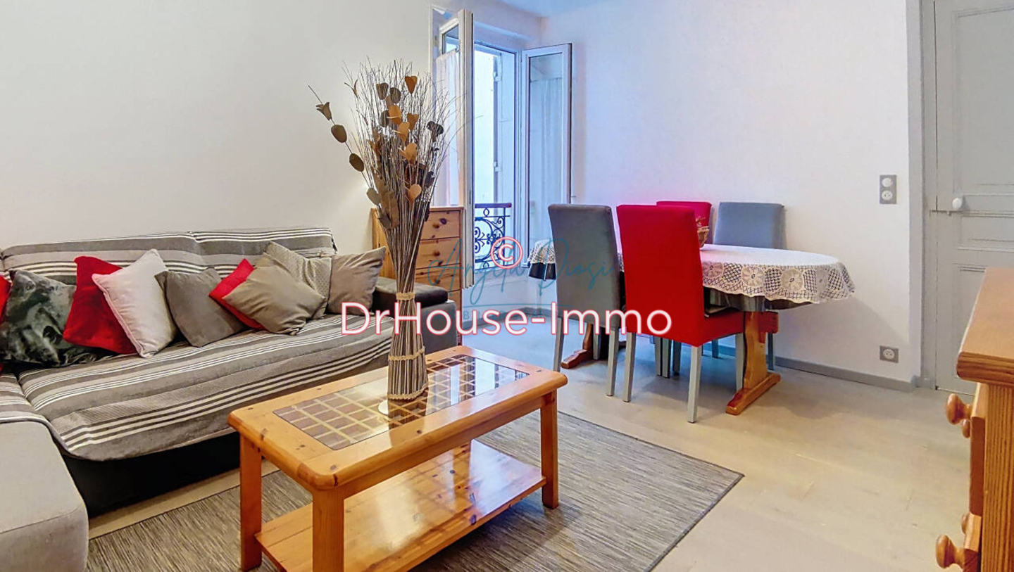 Appartement 3 pièces de 49 m² - Paris (75011)