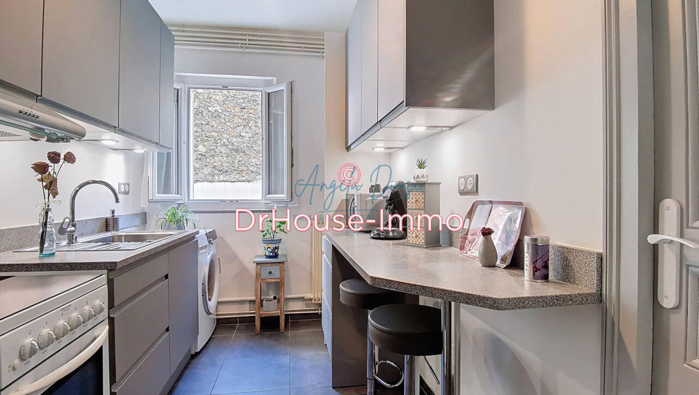 Appartement 3 pièces de 49 m² - Paris (75011)