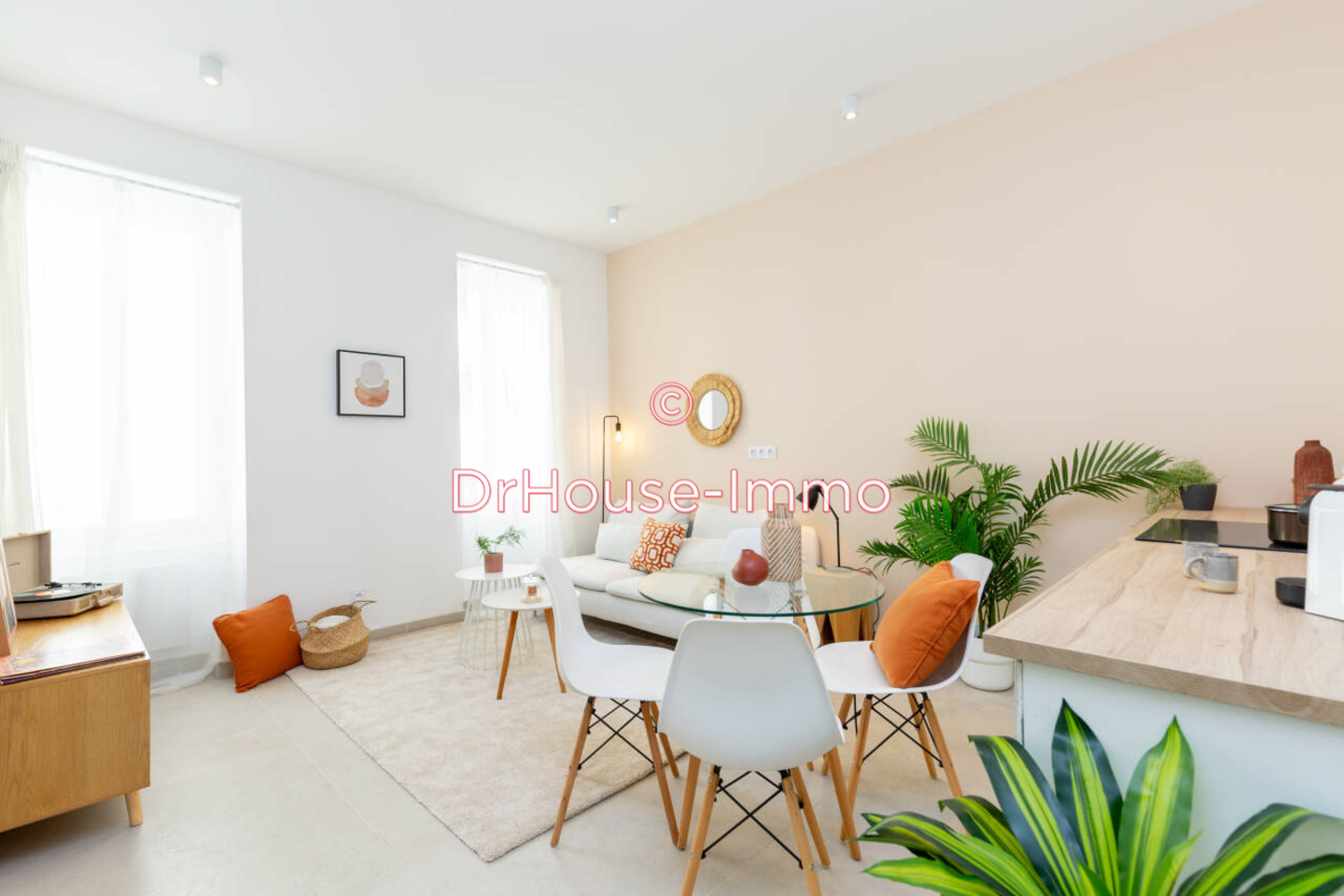 Appartement 2 pièces de 27 m² - Marseille (13008)