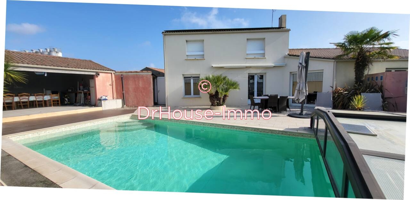 Maison 8 pièces de 162 m² - Brem-sur-Mer (85470)