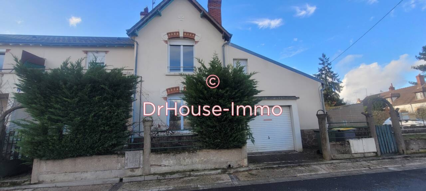 Maison 8 pièces de 162 m² - Orléans (45000)