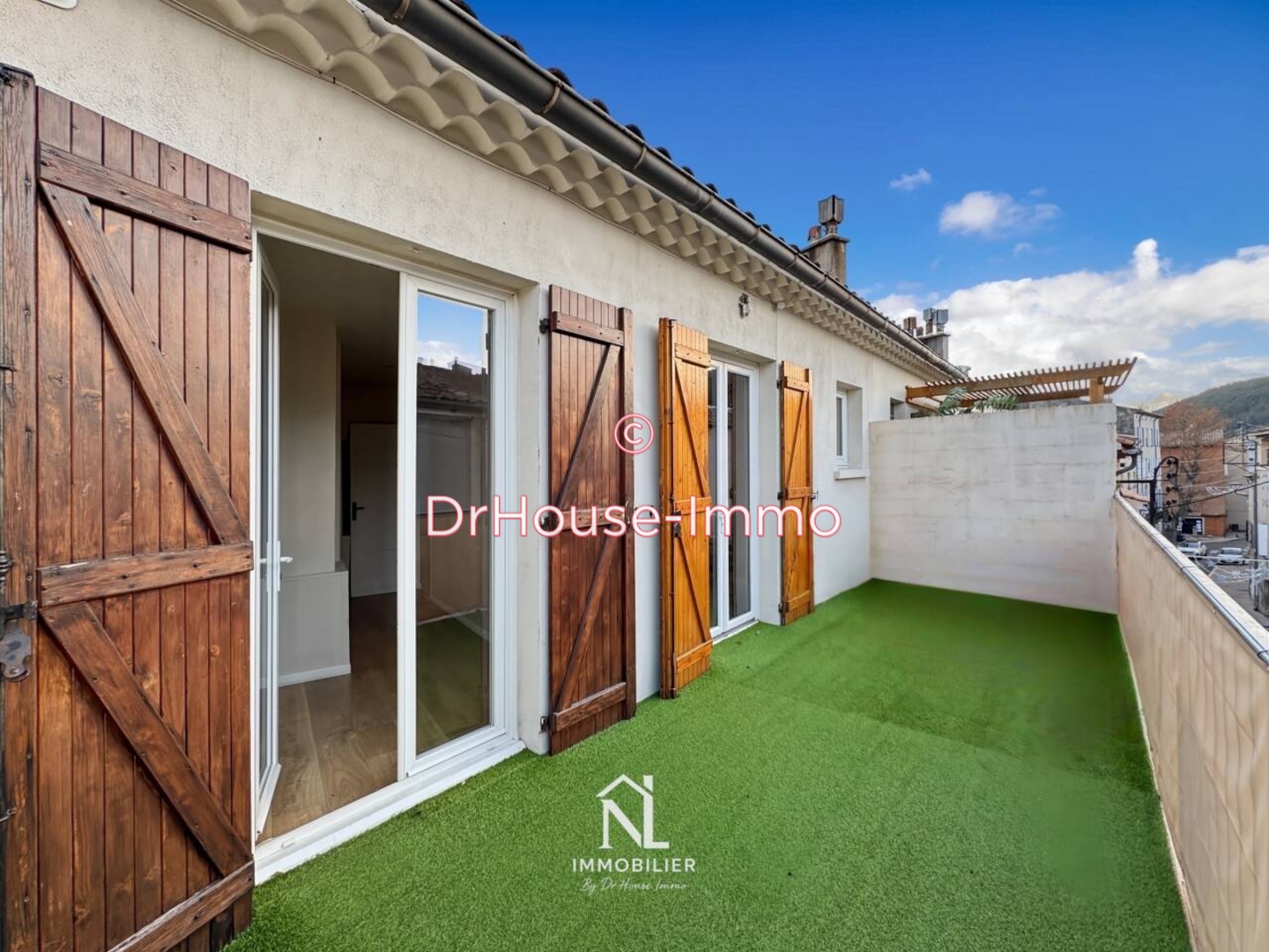 Appartement 3 pièces de 64 m² - Cuers (83390)