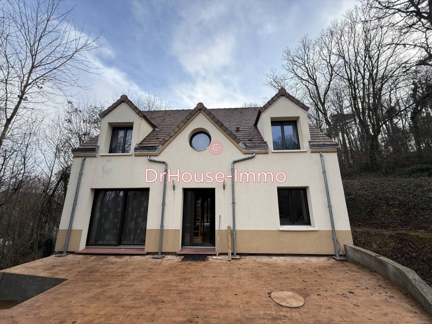 Maison 5 pièces de 140 m² - Nanteau-sur-Lunain (77710)