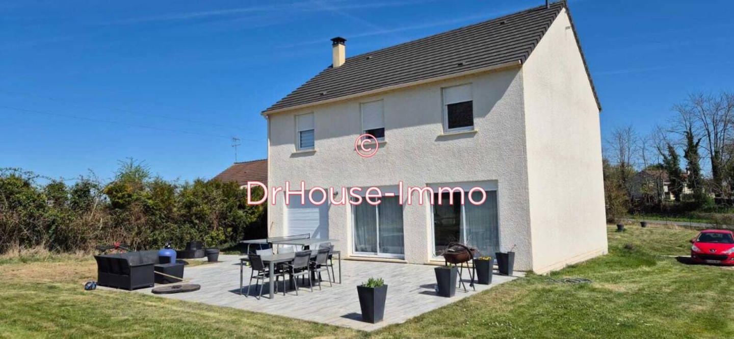 Maison 6 pièces de 145 m² - Ferrières-en-Gâtinais (45210)