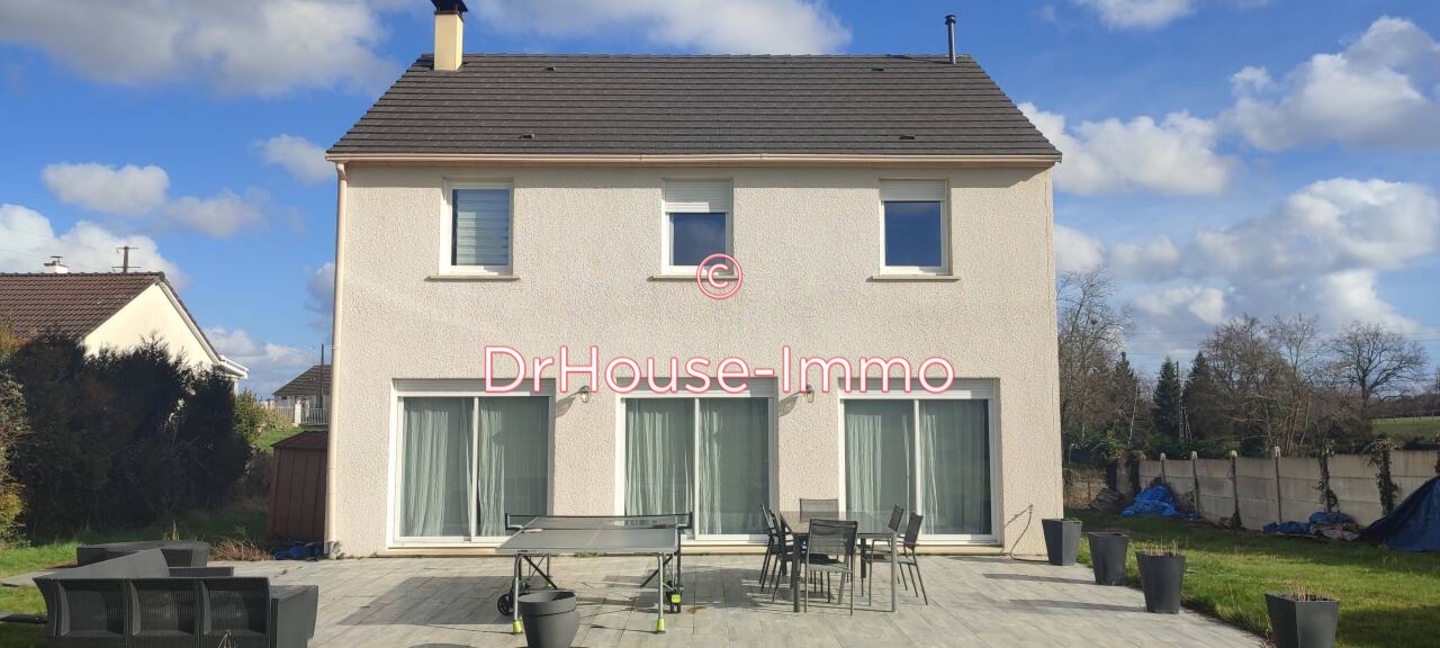 Maison 6 pièces de 145 m² - Ferrières-en-Gâtinais (45210)