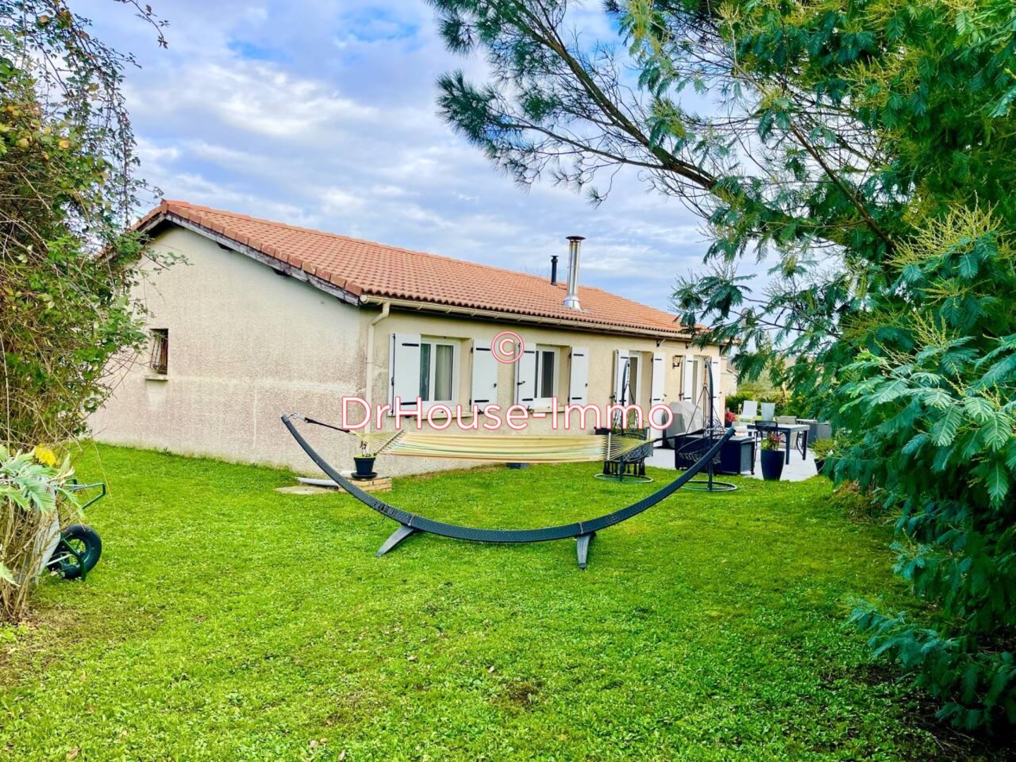 Maison 5 pièces de 103 m² - Baignes-Sainte-Radegonde (16360)