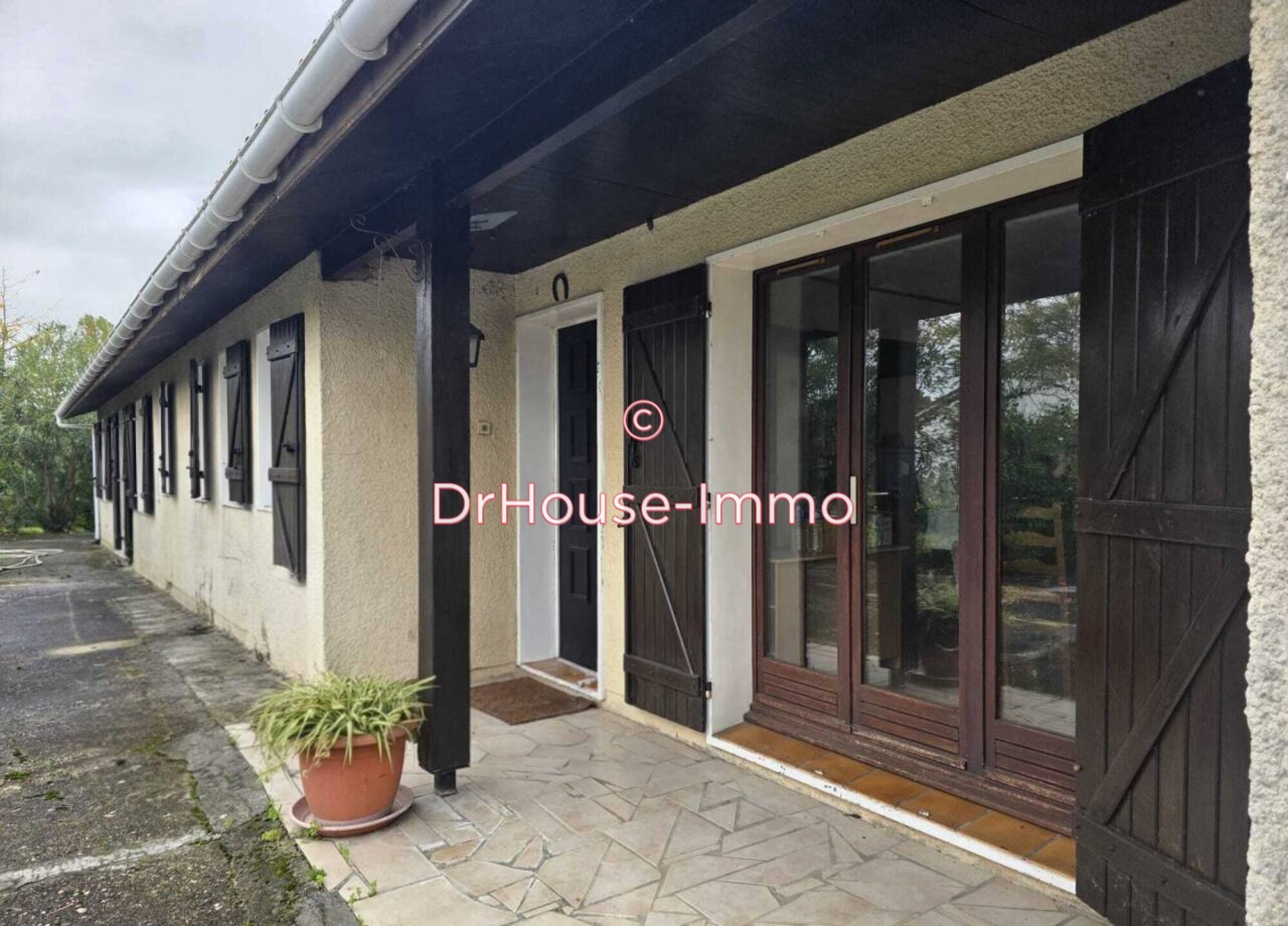 Maison 9 pièces de 160 m² - Parempuyre (33290)