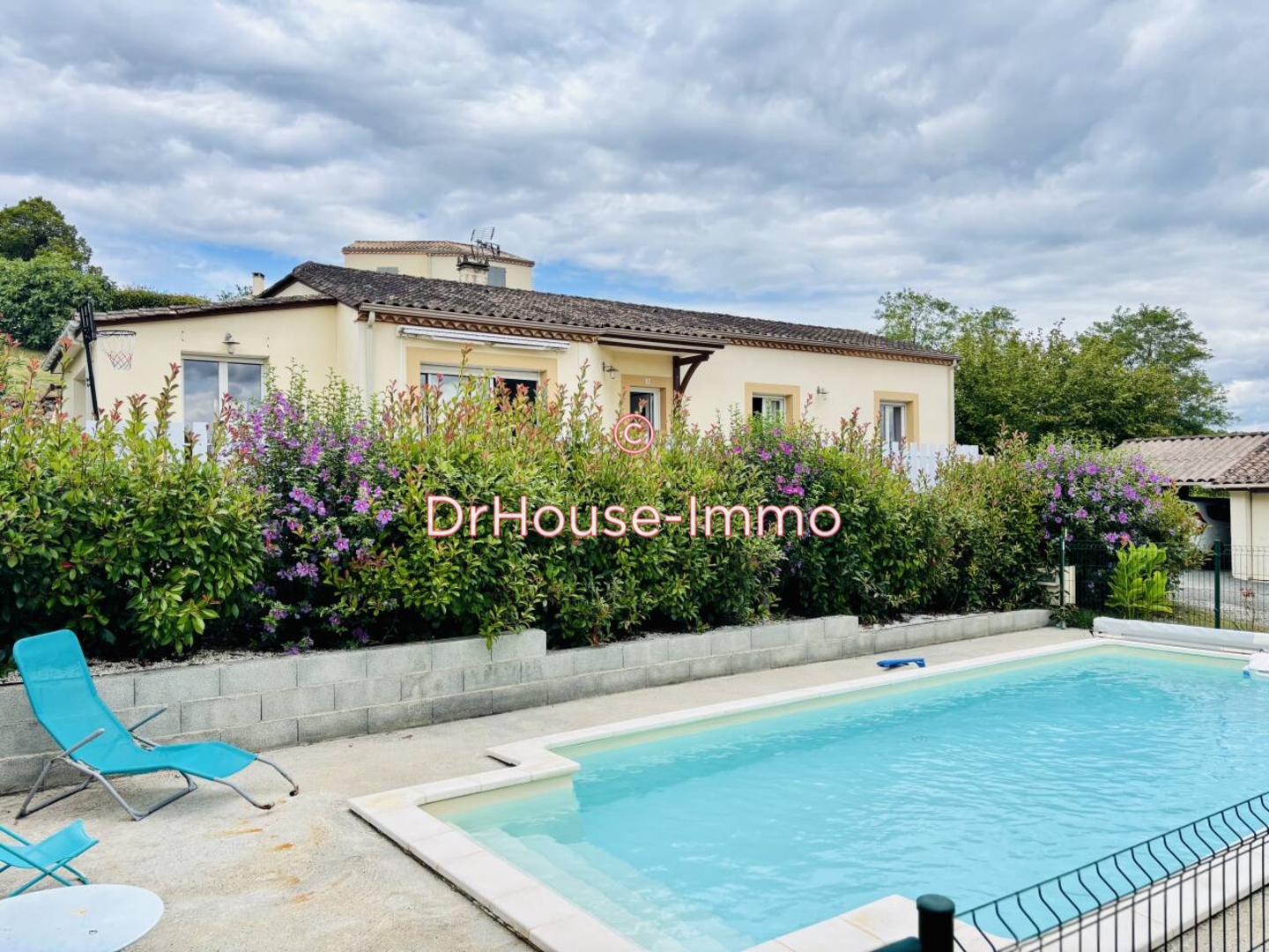 Maison 7 pièces de 167 m² - Bergerac (24100)