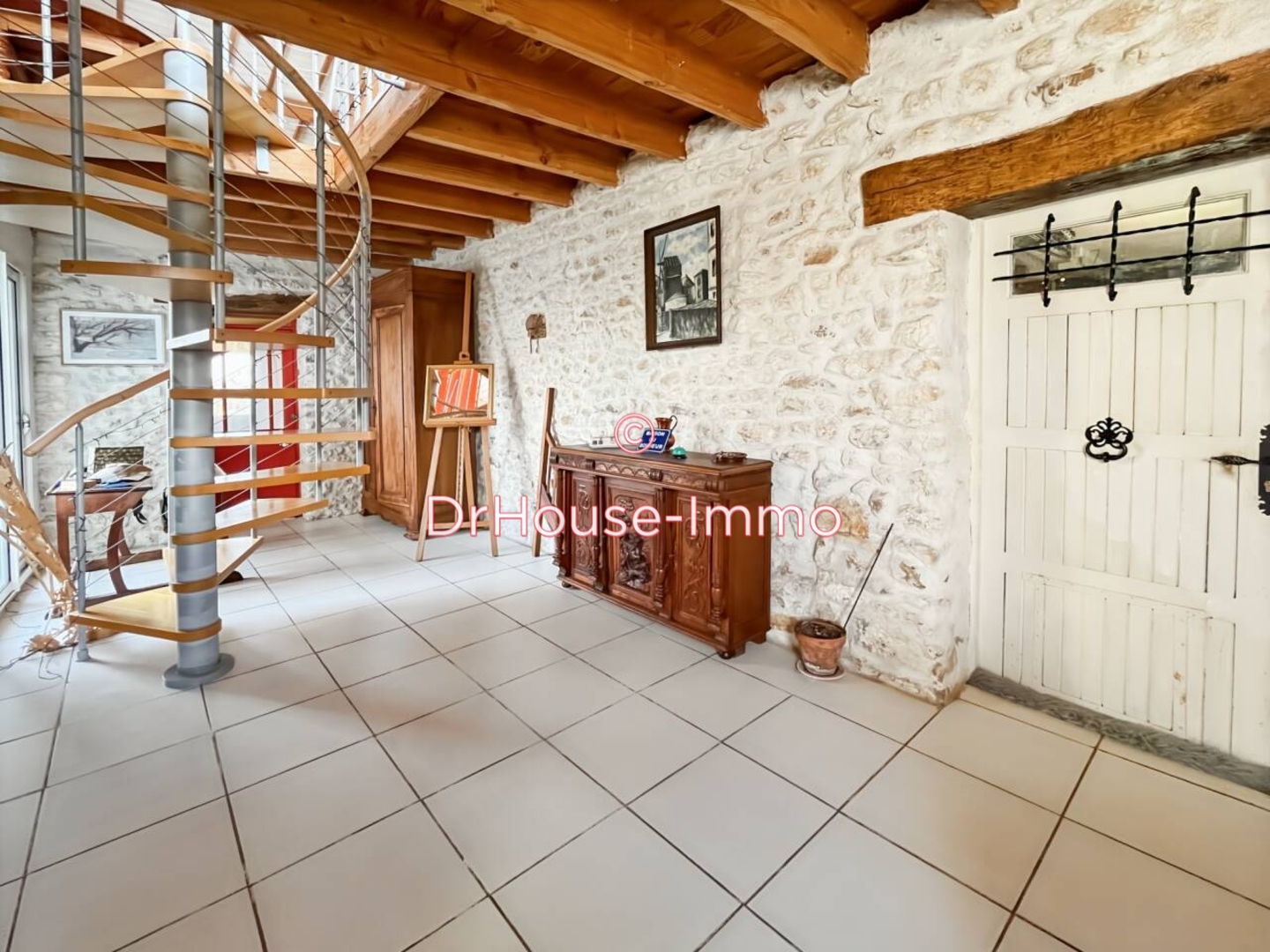 Maison 11 pièces de 290 m² - Meursac (17120)