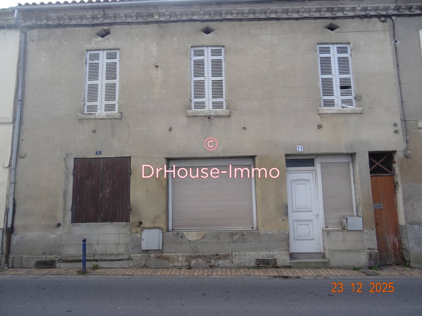 Maison 7 pièces de 190 m² - La Roche-Chalais (24490)