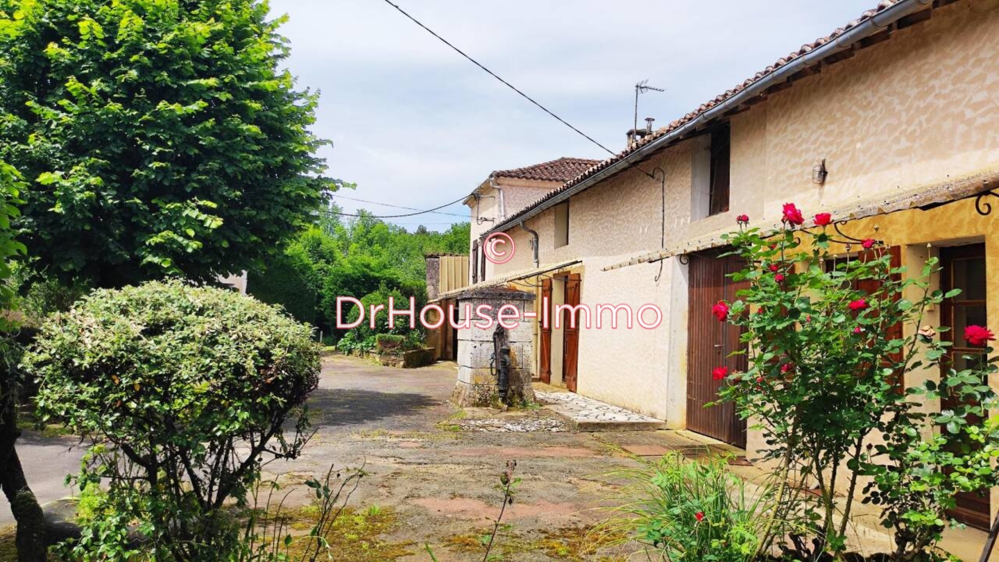Maison 8 pièces de 160 m² - Villars (24530)