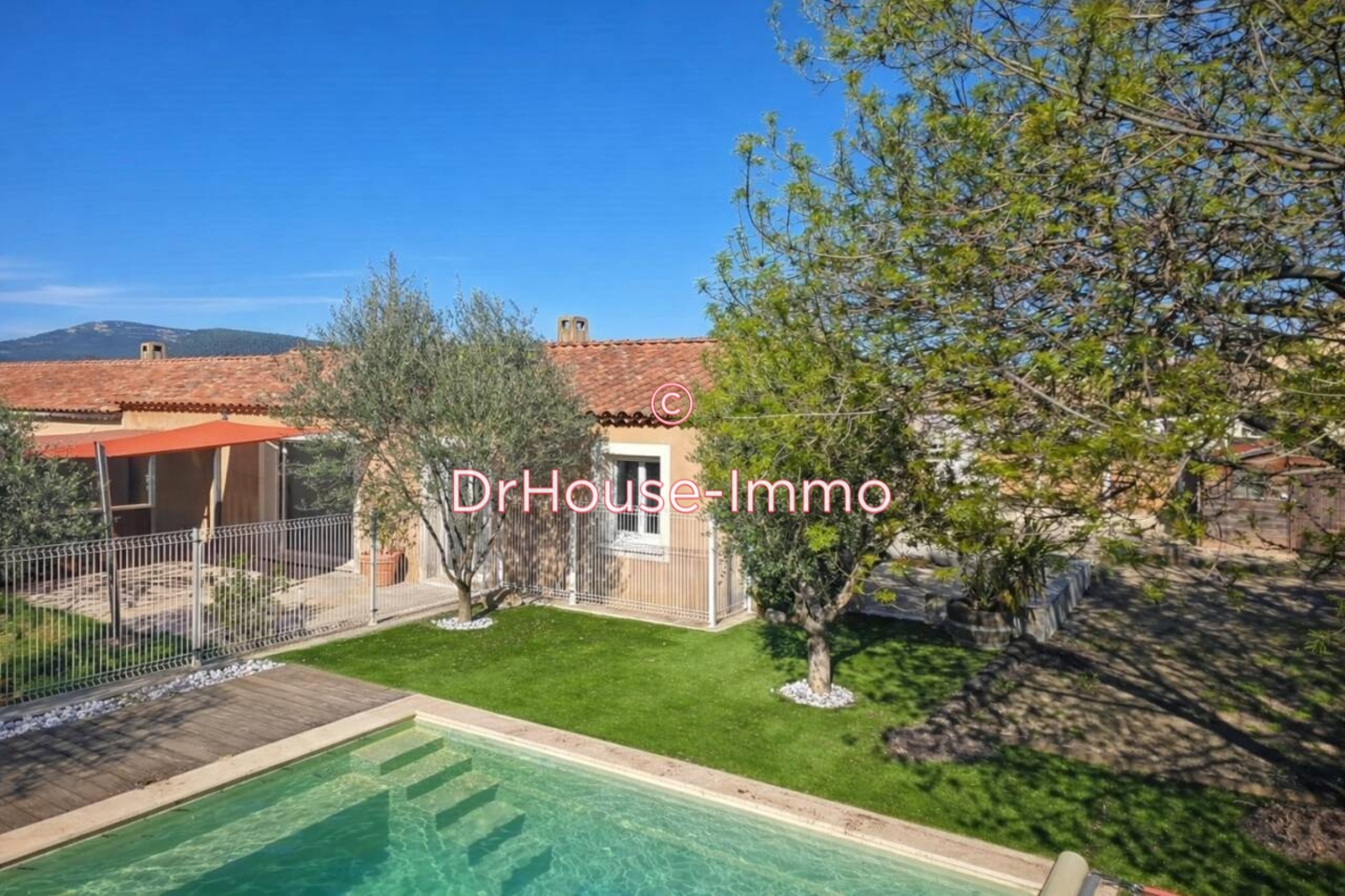 Maison 5 pièces de 100 m² - Néoules (83136)