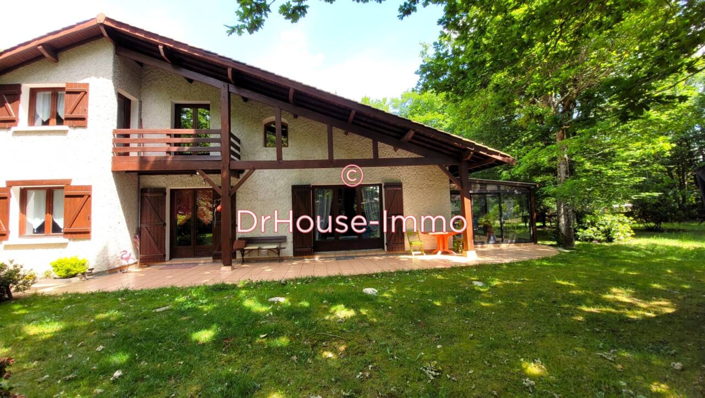 Maison 8 pièces de 170 m² - Saint-Aubin-de-Médoc (33160)