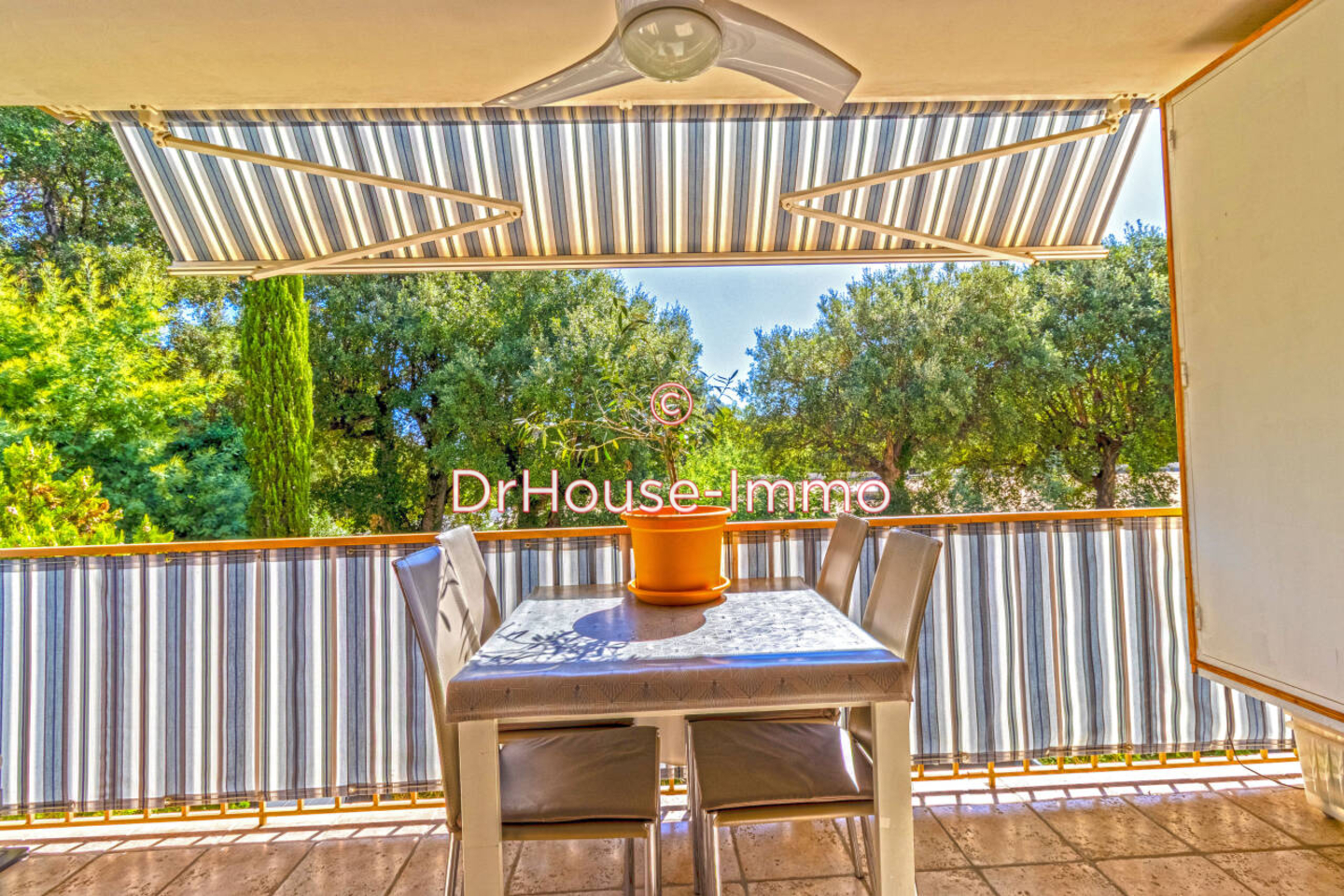 Appartement 4 pièces de 86 m² - Cavalaire-sur-Mer (83240)