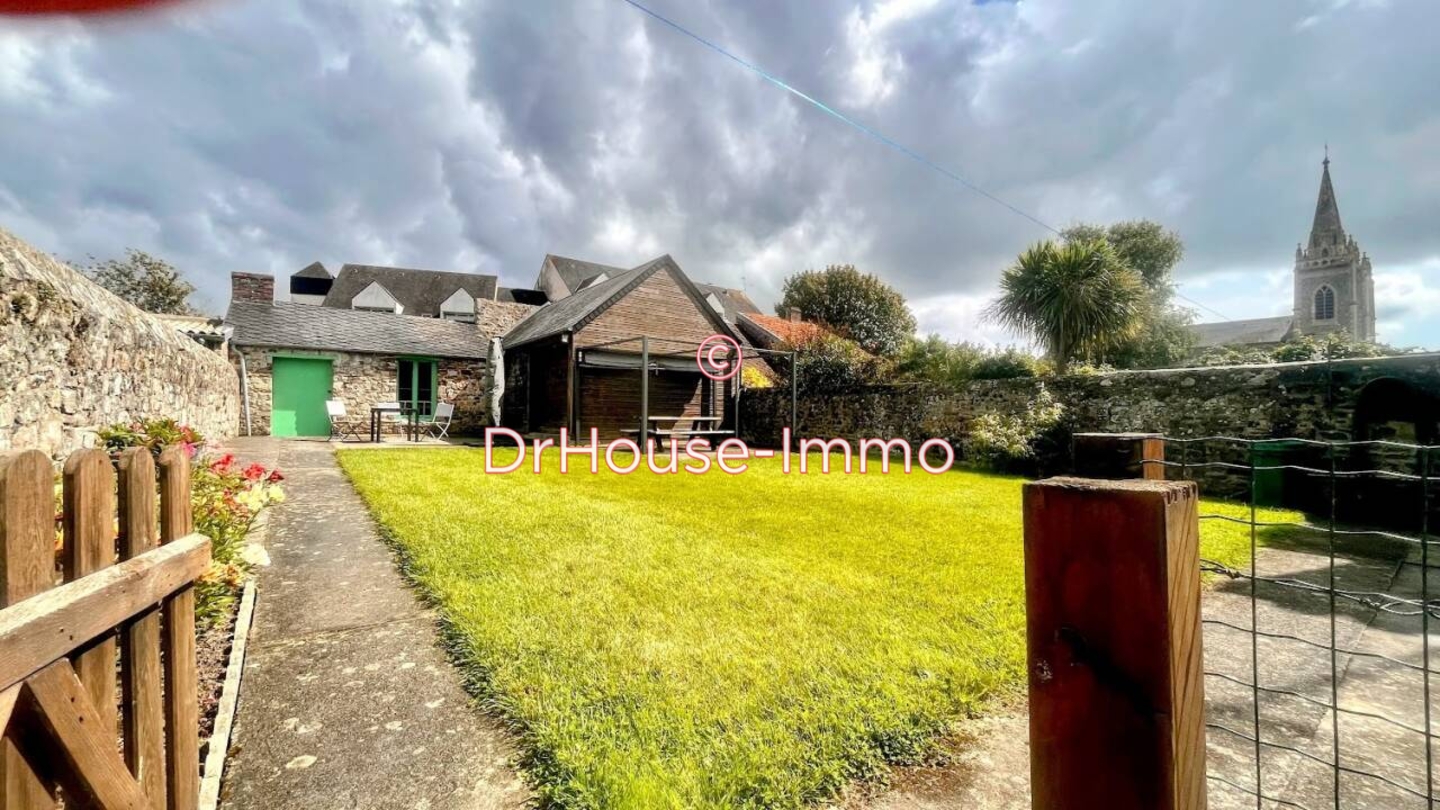 Maison 8 pièces de 163 m² - La Haye-du-Puits (50250)