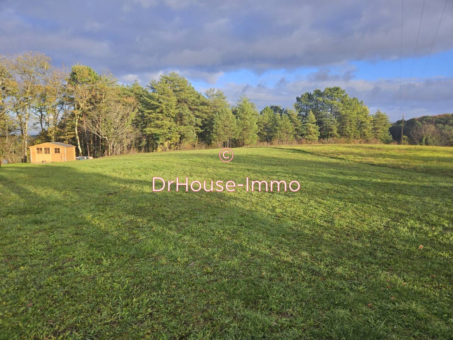 Terrain de 2 081 m² - Léguillac-de-l'Auche (24110)