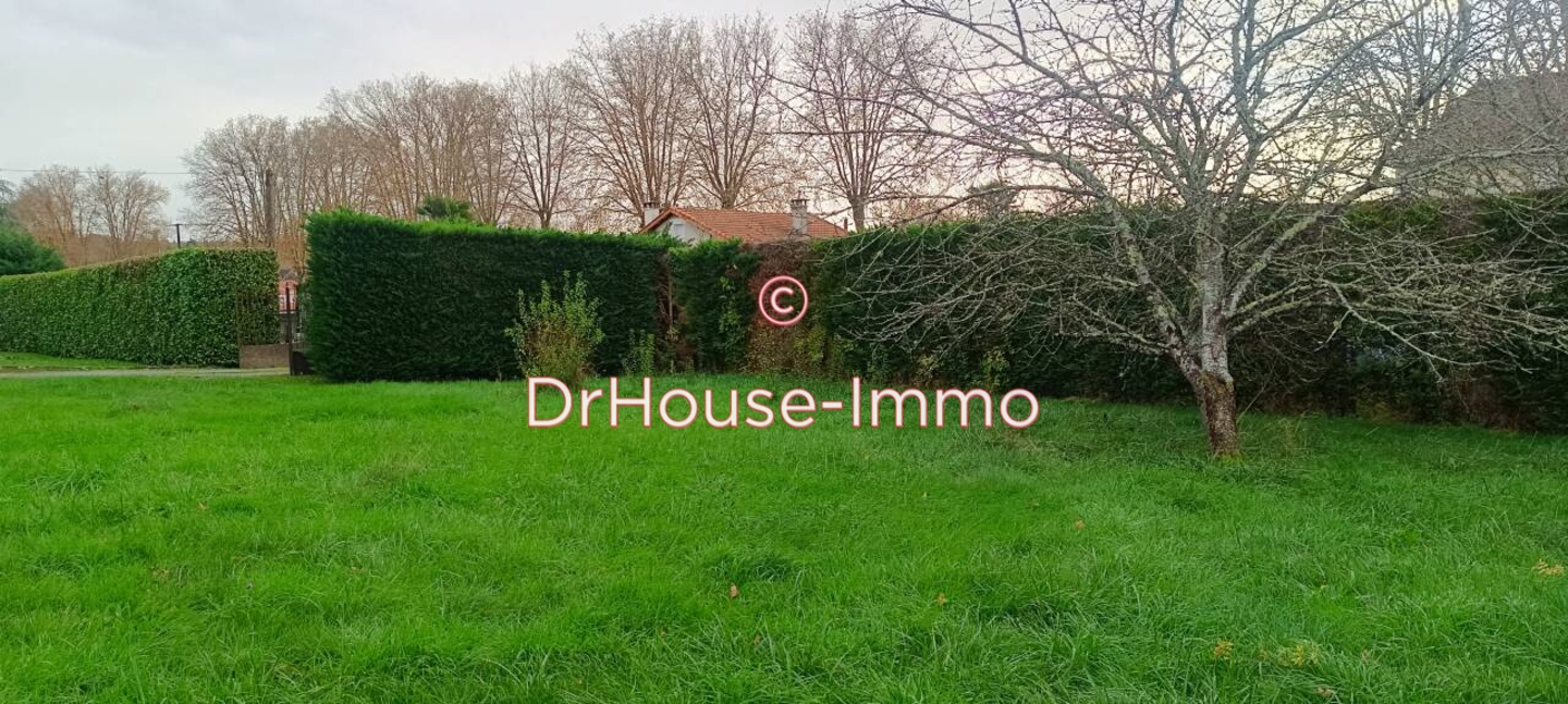 Terrain de 2 450 m² - Lisle (24350)
