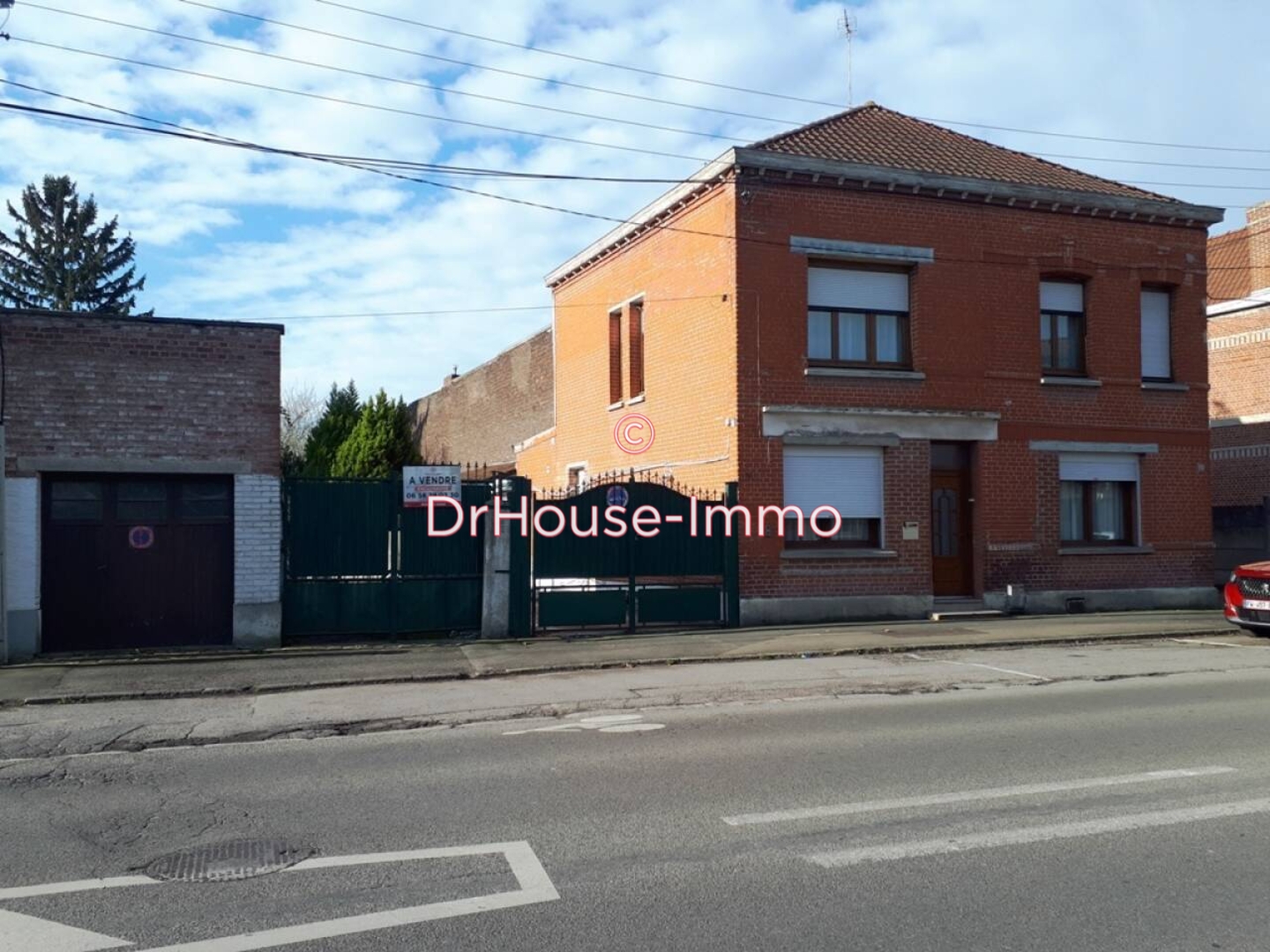 Maison 14 pièces de 227 m² - Valenciennes (59300)