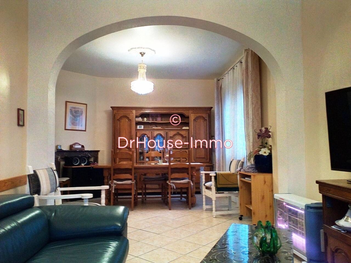 Maison 14 pièces de 227 m² - Valenciennes (59300)