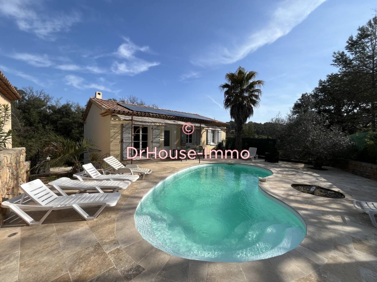 Maison 8 pièces de 167 m² - Le Thoronet (83340)