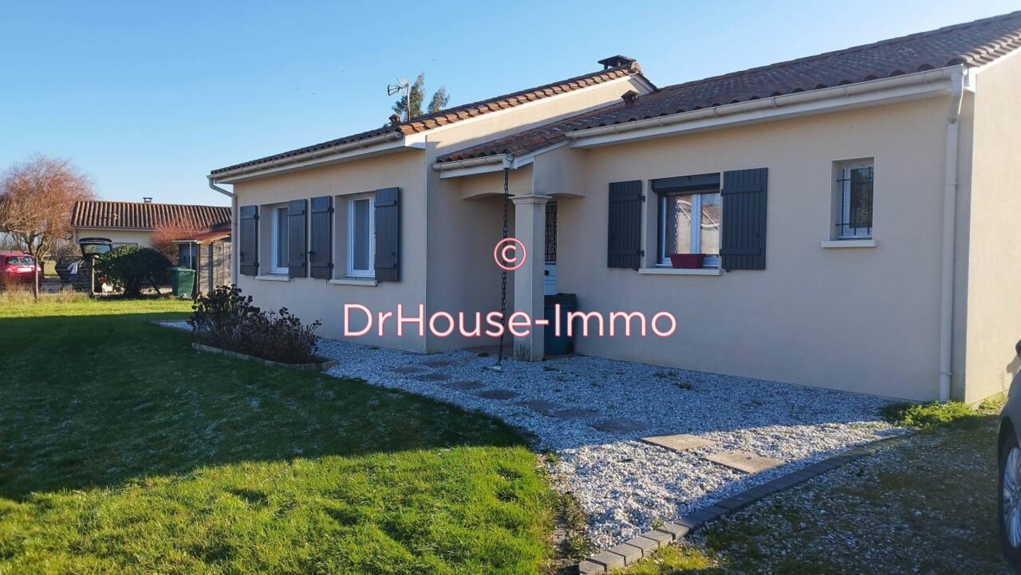 Maison 4 pièces de 78 m² - Saint-Pierre-d'Eyraud (24130)