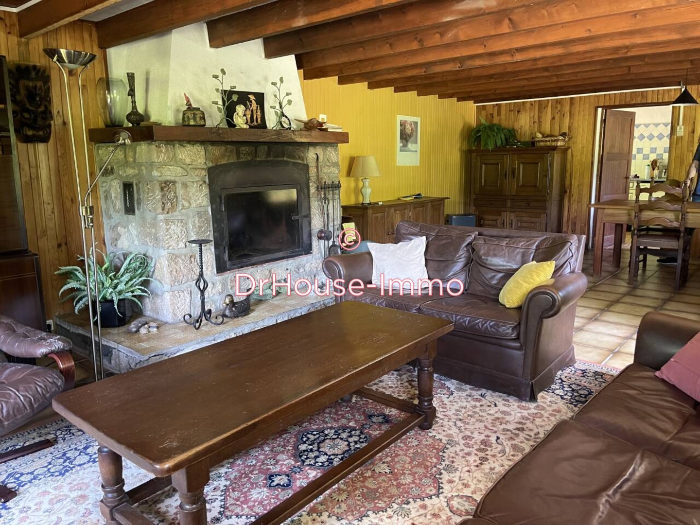 Maison 20 pièces de 200 m² - Saint-Apollinaire-de-Rias (07240)