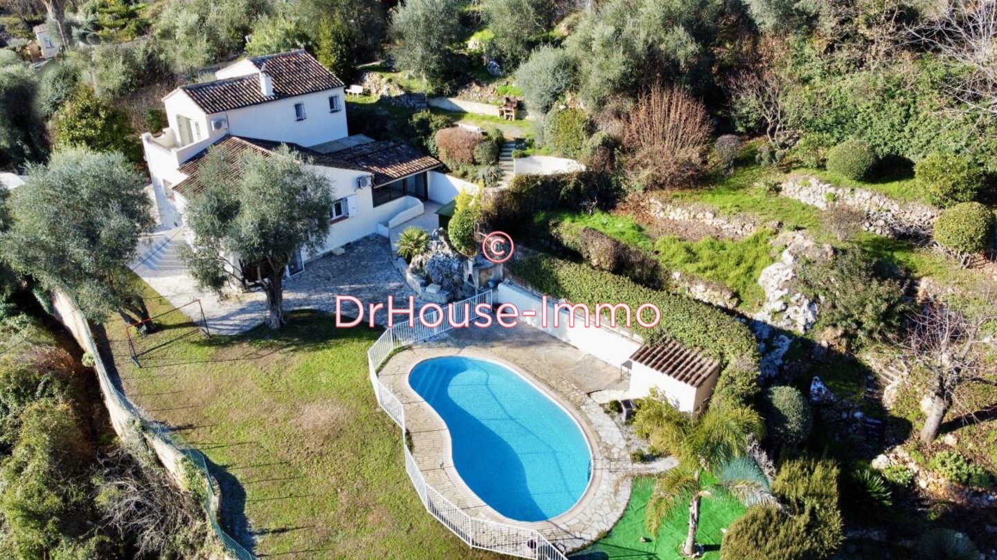 Maison 5 pièces de 137 m² - Saint-Jeannet (06640)