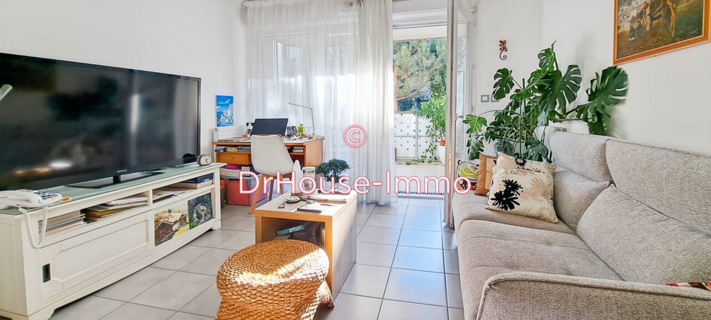 Appartement 2 pièces de 44 m² - Cenon (33150)