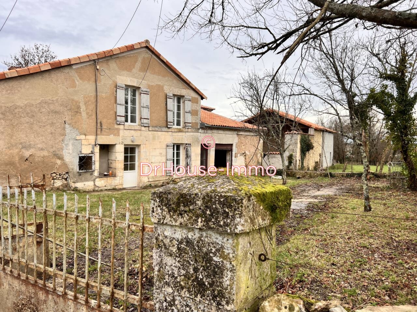 Maison 7 pièces de 200 m² - Ribérac (24600)