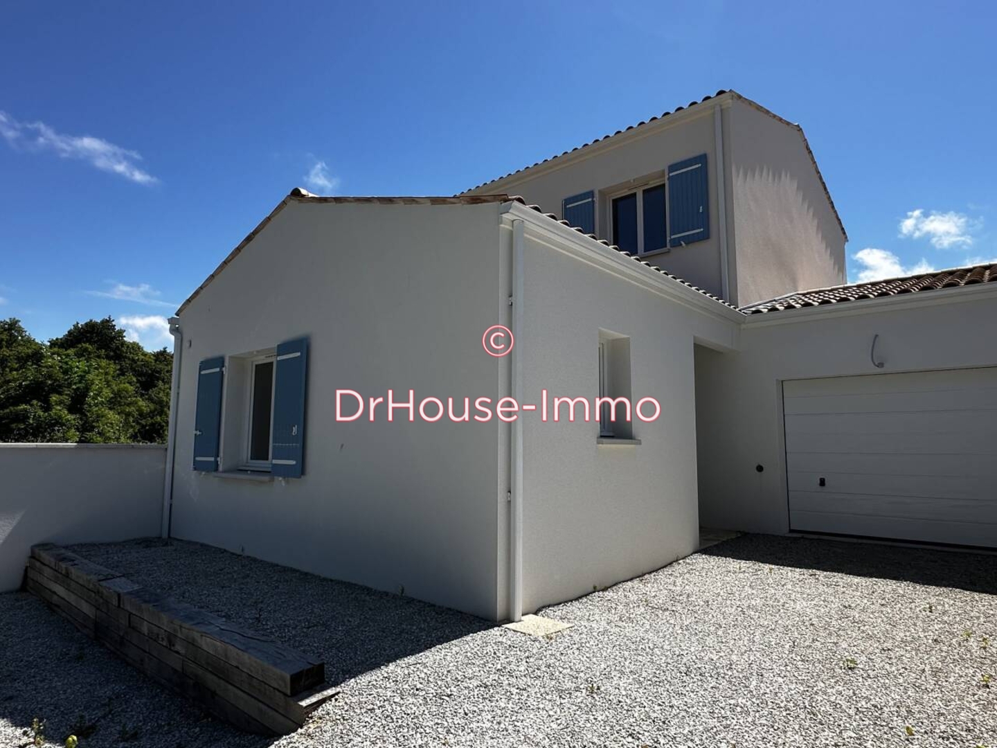 Maison 4 pièces de 92 m² - Médis (17600)