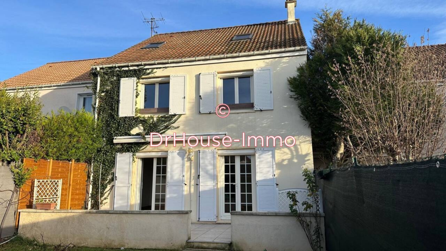 Maison 7 pièces de 131 m² - Limay (78520)