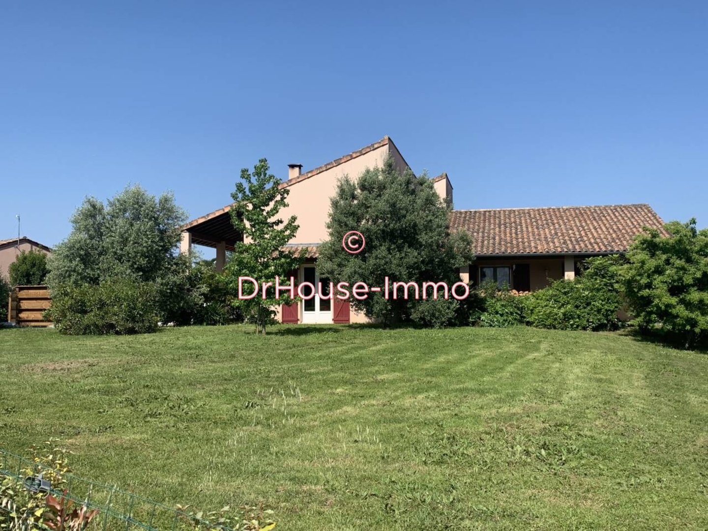 Maison 6 pièces de 179 m² - Peyrole (81310)