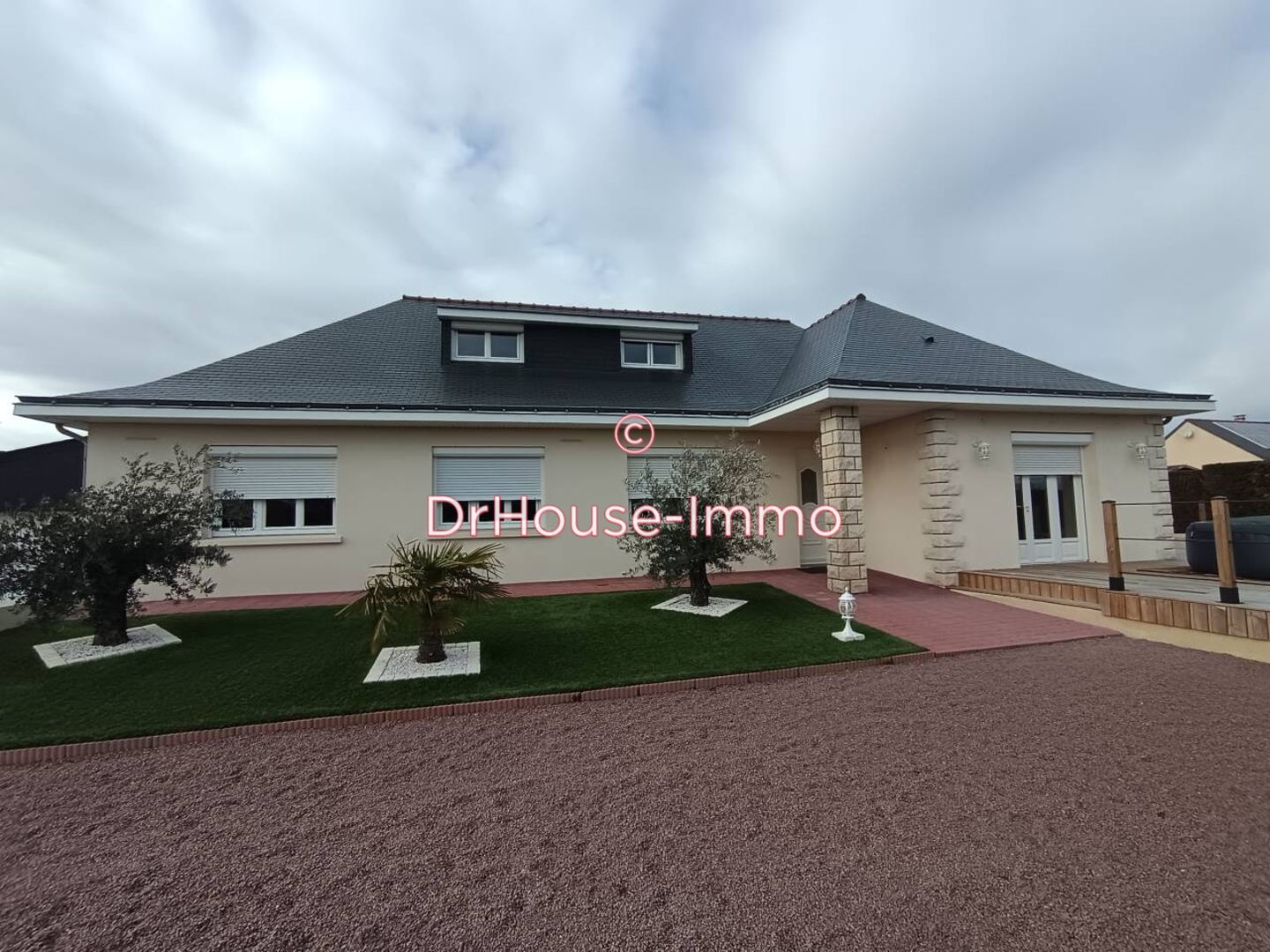 Maison 5 pièces de 155 m² - Le Coudray-Macouard (49260)