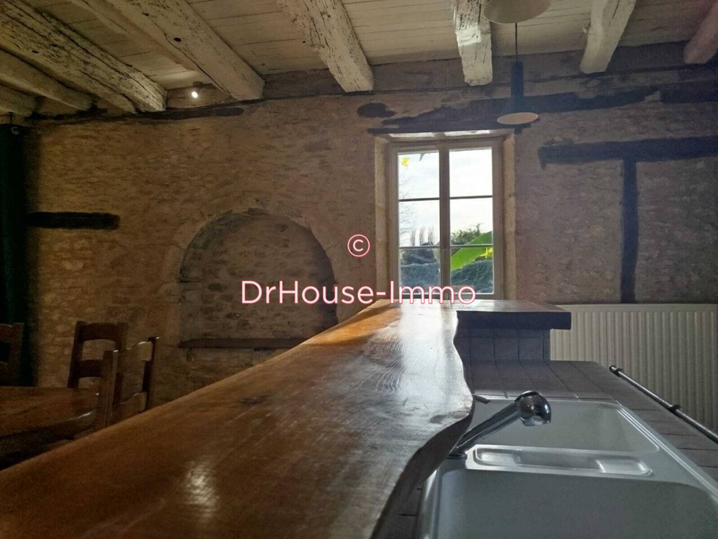 Maison 9 pièces de 229 m² - Valojoulx (24290)