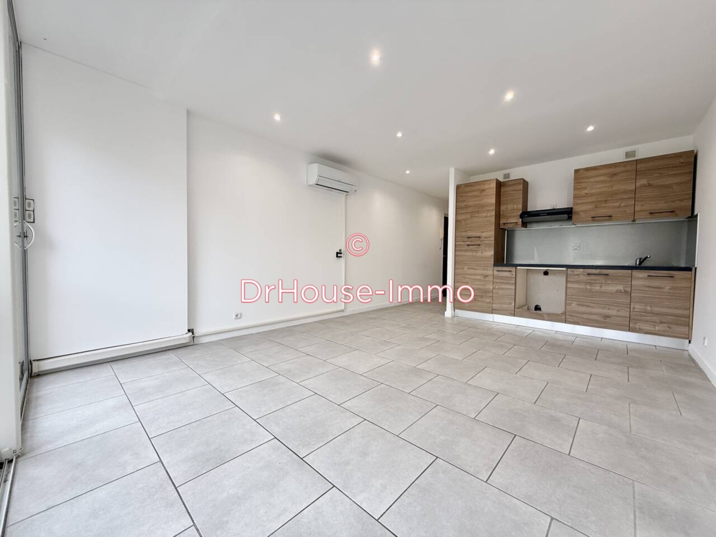 Appartement 2 pièces de 45 m² - Saint-Cyprien (66750)