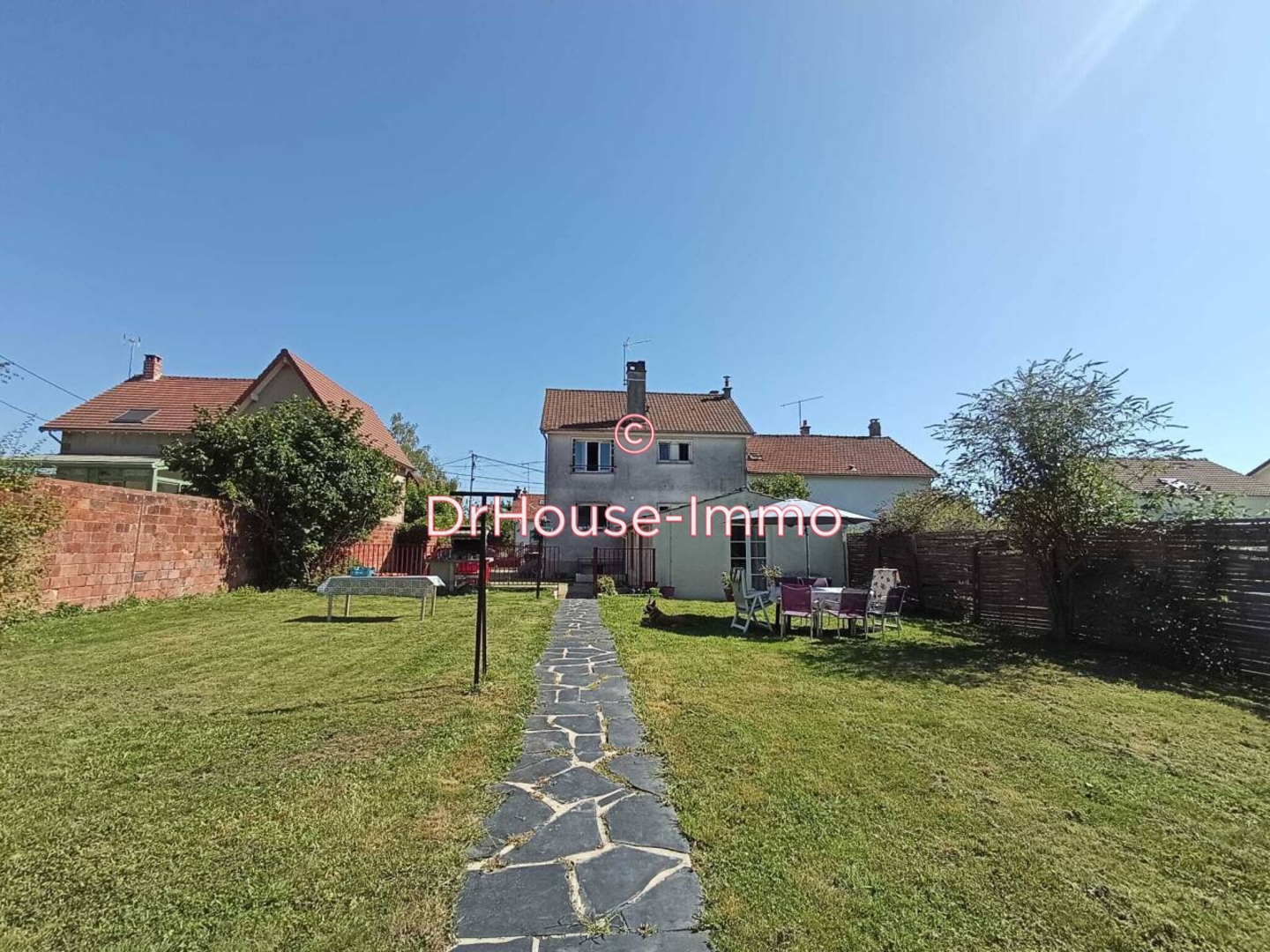 Maison 8 pièces de 150 m² - Mortcerf (77163)